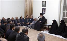 در ميدان مبارزه هيچگاه نبايد احساس پيري، خستگي، تنبلي و گوشهنشيني به خود راه داد